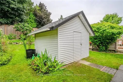 5 Halesmanor Court Guelph ON N1G 4E1