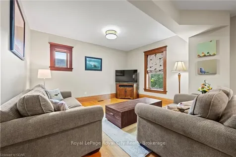 142 Oxford Street Guelph ON N1H 2M7