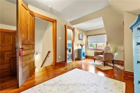 142 Oxford Street Guelph ON N1H 2M7