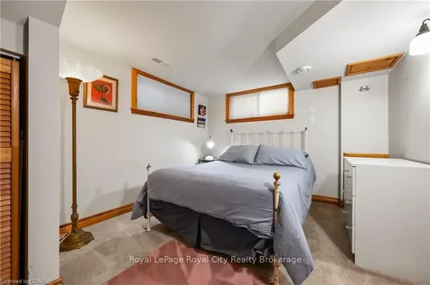 142 Oxford Street Guelph ON N1H 2M7