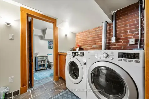 142 Oxford Street Guelph ON N1H 2M7