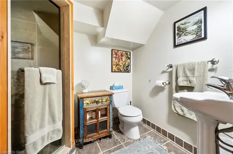142 Oxford Street Guelph ON N1H 2M7