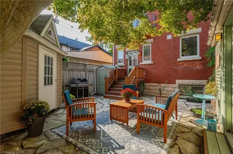 142 Oxford Street Guelph ON N1H 2M7