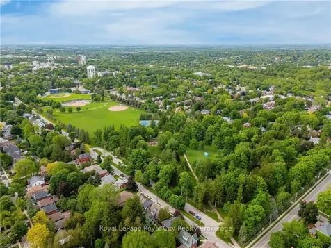 142 Oxford Street Guelph ON N1H 2M7