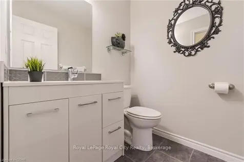 95 Halls Drive Centre Wellington ON N0B 1S0