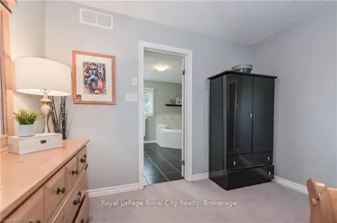 95 Halls Drive Centre Wellington ON N0B 1S0