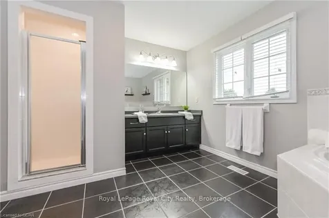 95 Halls Drive Centre Wellington ON N0B 1S0