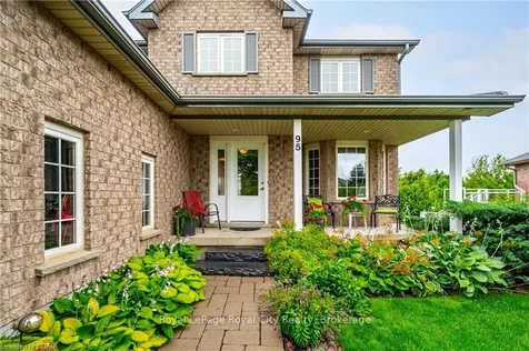 95 Halls Drive Centre Wellington ON N0B 1S0