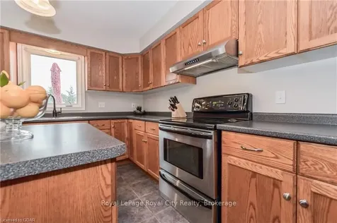 95 Halls Drive Centre Wellington ON N0B 1S0