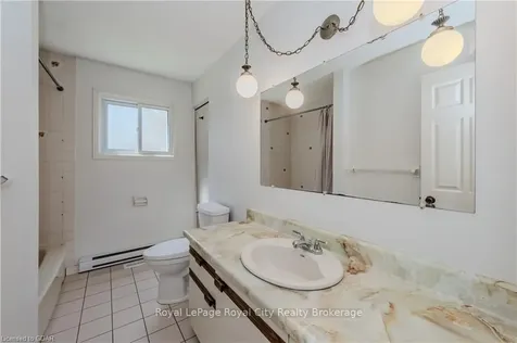 173 Southwood Drive Kitchener ON N2E 2B2
