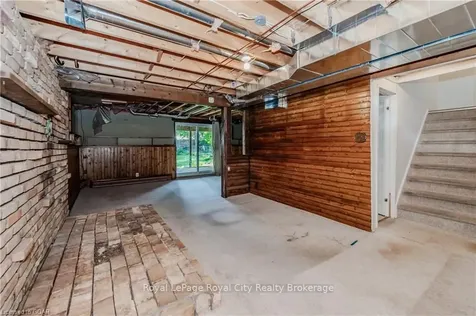 173 Southwood Drive Kitchener ON N2E 2B2