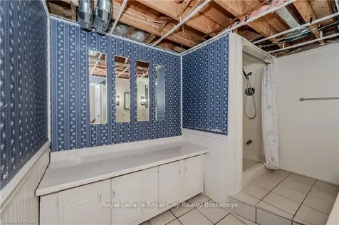 173 Southwood Drive Kitchener ON N2E 2B2