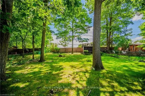 173 Southwood Drive Kitchener ON N2E 2B2