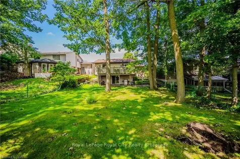 173 Southwood Drive Kitchener ON N2E 2B2