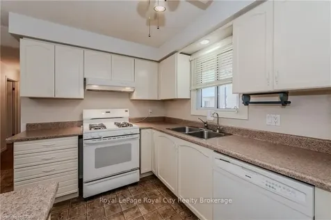 173 Southwood Drive Kitchener ON N2E 2B2