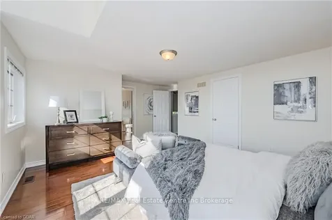 137 Clough Crescent Guelph ON N1L 0E4