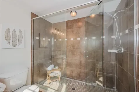 137 Clough Crescent Guelph ON N1L 0E4