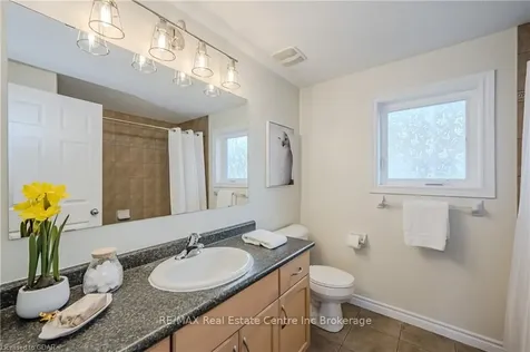 137 Clough Crescent Guelph ON N1L 0E4