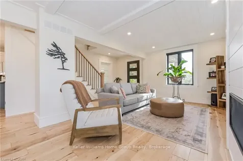 303 Street Andrew Street E Centre Wellington ON N1M 1R3