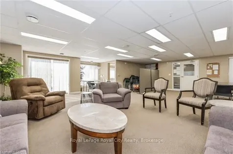645 Street David Street S Centre Wellington ON N1M 0A9