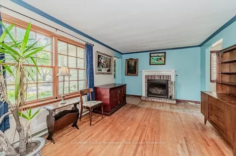 17 Merritt Boulevard Guelph ON N1H 6E1
