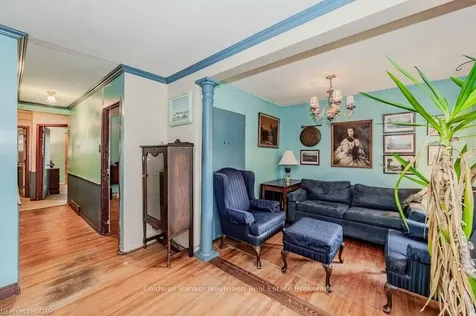 17 Merritt Boulevard Guelph ON N1H 6E1