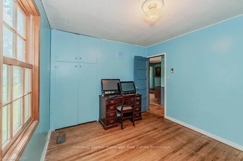 17 Merritt Boulevard Guelph ON N1H 6E1