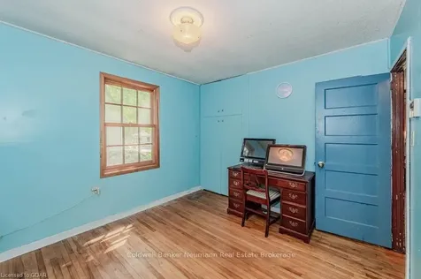 17 Merritt Boulevard Guelph ON N1H 6E1
