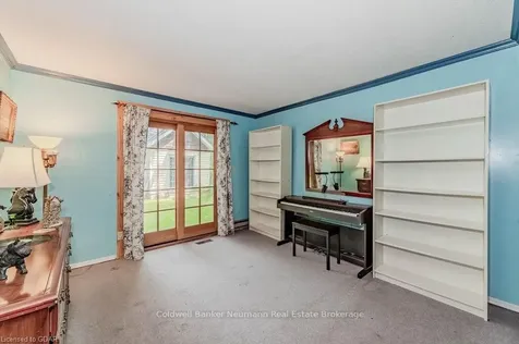 17 Merritt Boulevard Guelph ON N1H 6E1