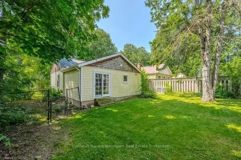 17 Merritt Boulevard Guelph ON N1H 6E1