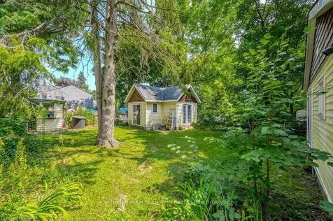 17 Merritt Boulevard Guelph ON N1H 6E1