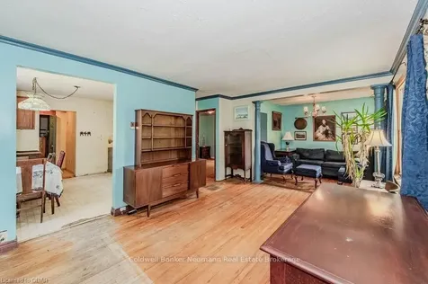 17 Merritt Boulevard Guelph ON N1H 6E1