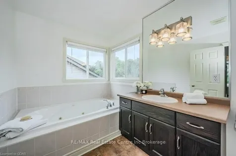 17 Westra Drive Guelph ON N1K 1Z7