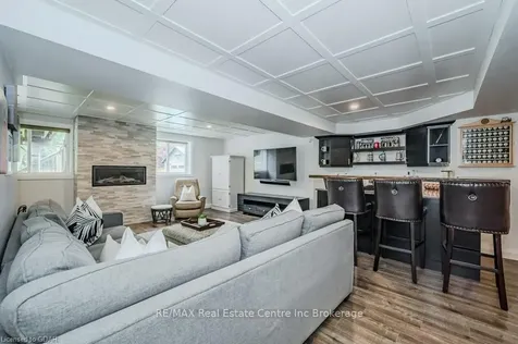 17 Westra Drive Guelph ON N1K 1Z7