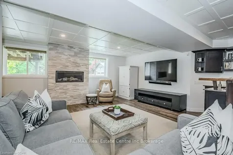 17 Westra Drive Guelph ON N1K 1Z7