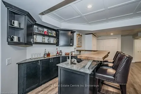 17 Westra Drive Guelph ON N1K 1Z7