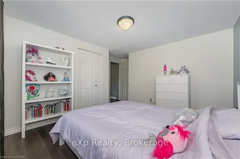 17 Sunrise Court Guelph ON N1K 1J3