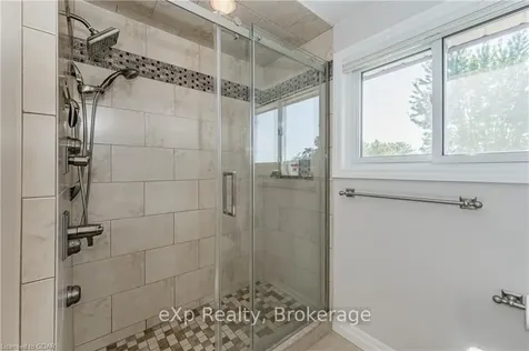 17 Sunrise Court Guelph ON N1K 1J3