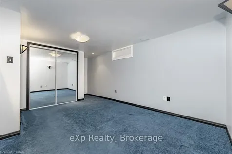 17 Sunrise Court Guelph ON N1K 1J3