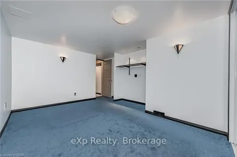 17 Sunrise Court Guelph ON N1K 1J3