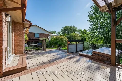 17 Sunrise Court Guelph ON N1K 1J3