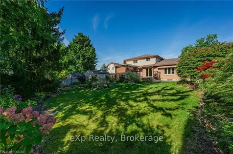 17 Sunrise Court Guelph ON N1K 1J3