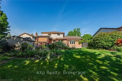 17 Sunrise Court Guelph ON N1K 1J3