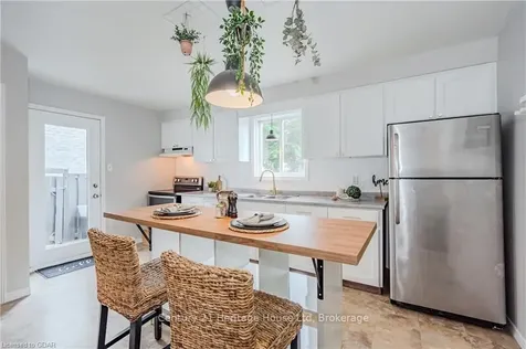 9 Troy Crescent Guelph ON N1E 6W7