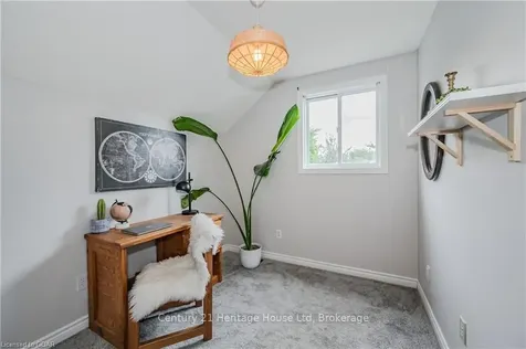 9 Troy Crescent Guelph ON N1E 6W7