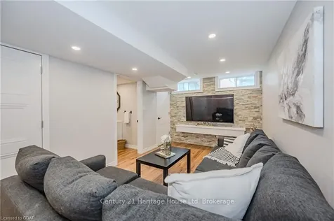 9 Troy Crescent Guelph ON N1E 6W7