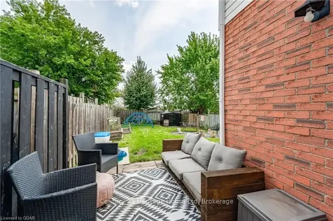 9 Troy Crescent Guelph ON N1E 6W7