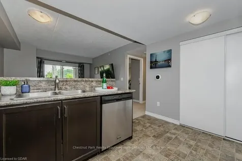 67 Kingsbury Square Guelph ON N1L 0L3