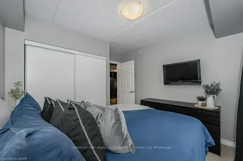 67 Kingsbury Square Guelph ON N1L 0L3