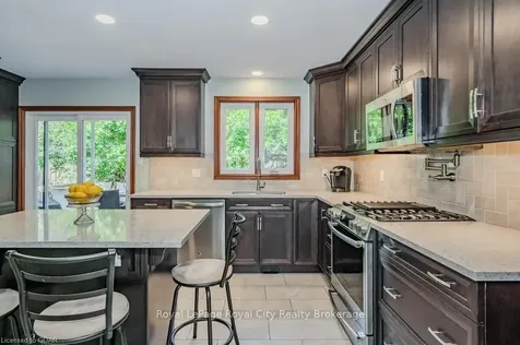 16 Lyle Place Guelph ON N1L 1A8